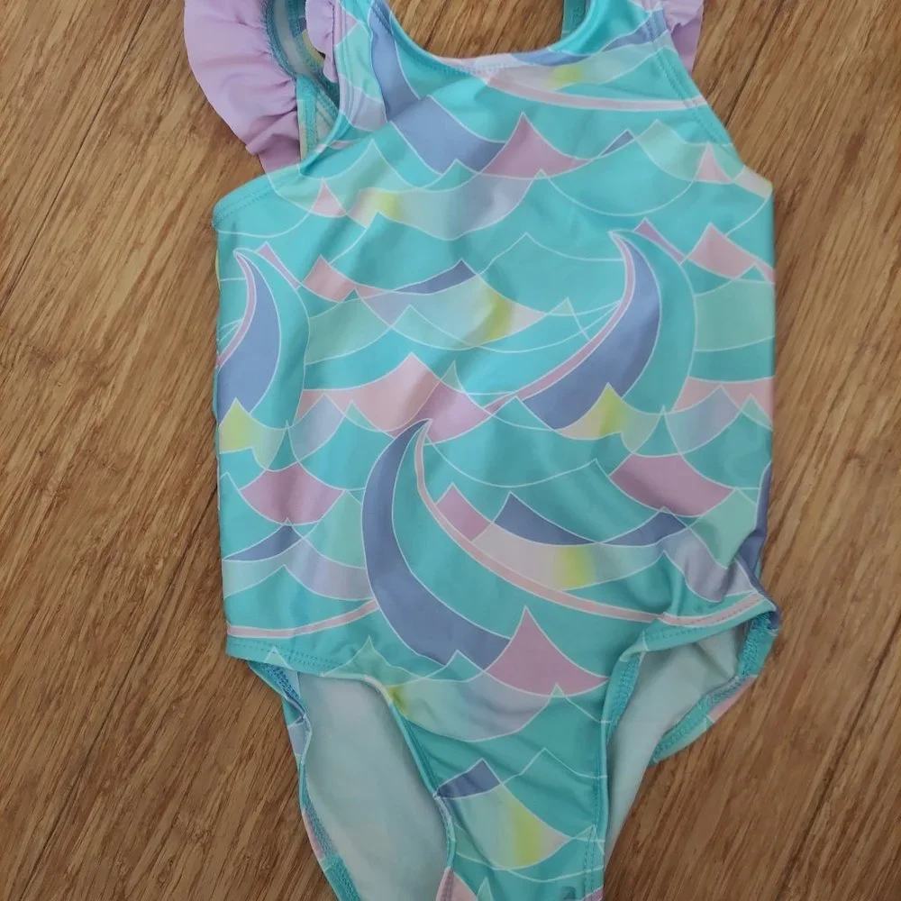 🎁 10/$25-1 piece Pastel and ruffle swimsuit, size 3T